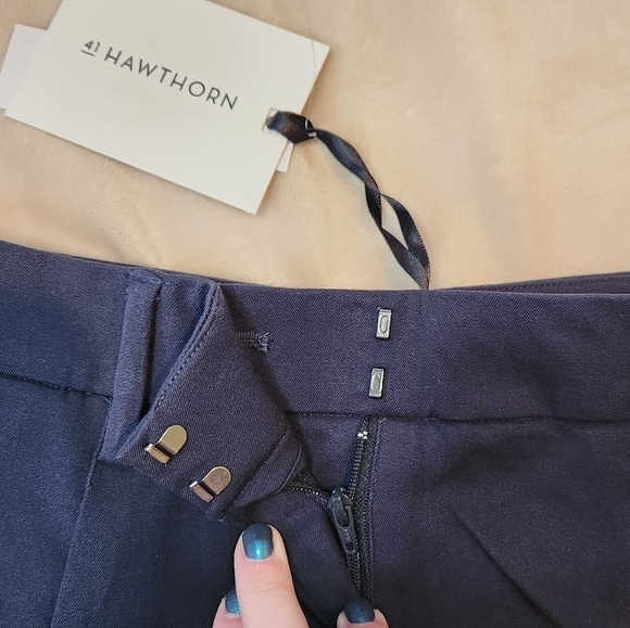 41 Hawthorn 4.5" Cotton/Rayon Shorts in Navy Size 4 - Picture 9 of 11